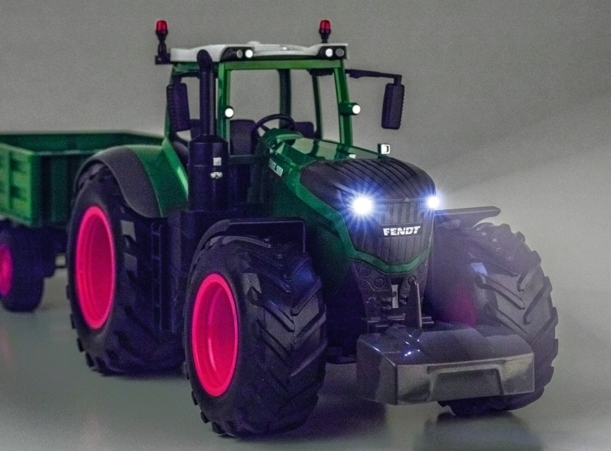 Ferngesteuerter RC Traktor mit LED Licht Alter 10+ Modell von Tronico 1:16