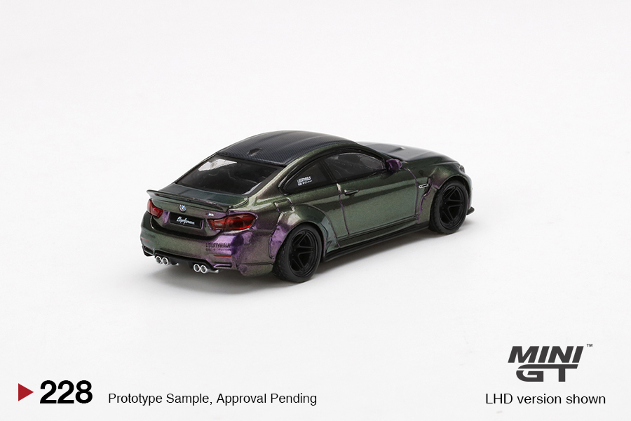 Sammler-Modell :: Auto :: LB?WORKS BMW M4 Purple-Green Metallic 1:64